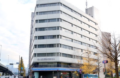 アクセス 1 東京本社の外観